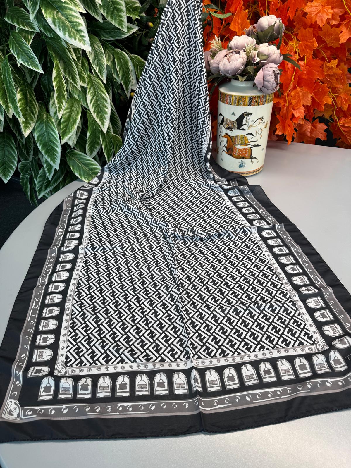 Fendi Monogram Pamuk Soft Şal 64302 - Siyah