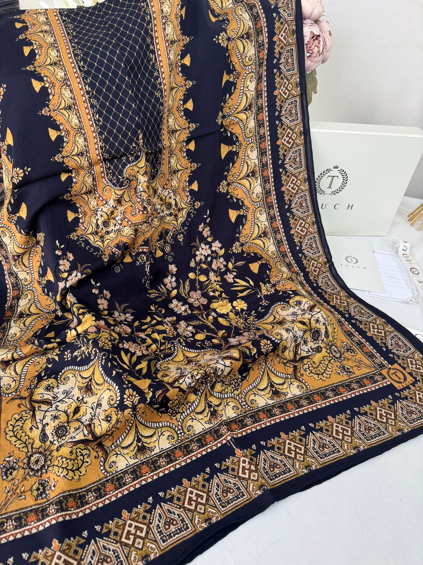 Touch İthal Etnik Desen Yün İpek Şal-34770 - Gold Lacivert