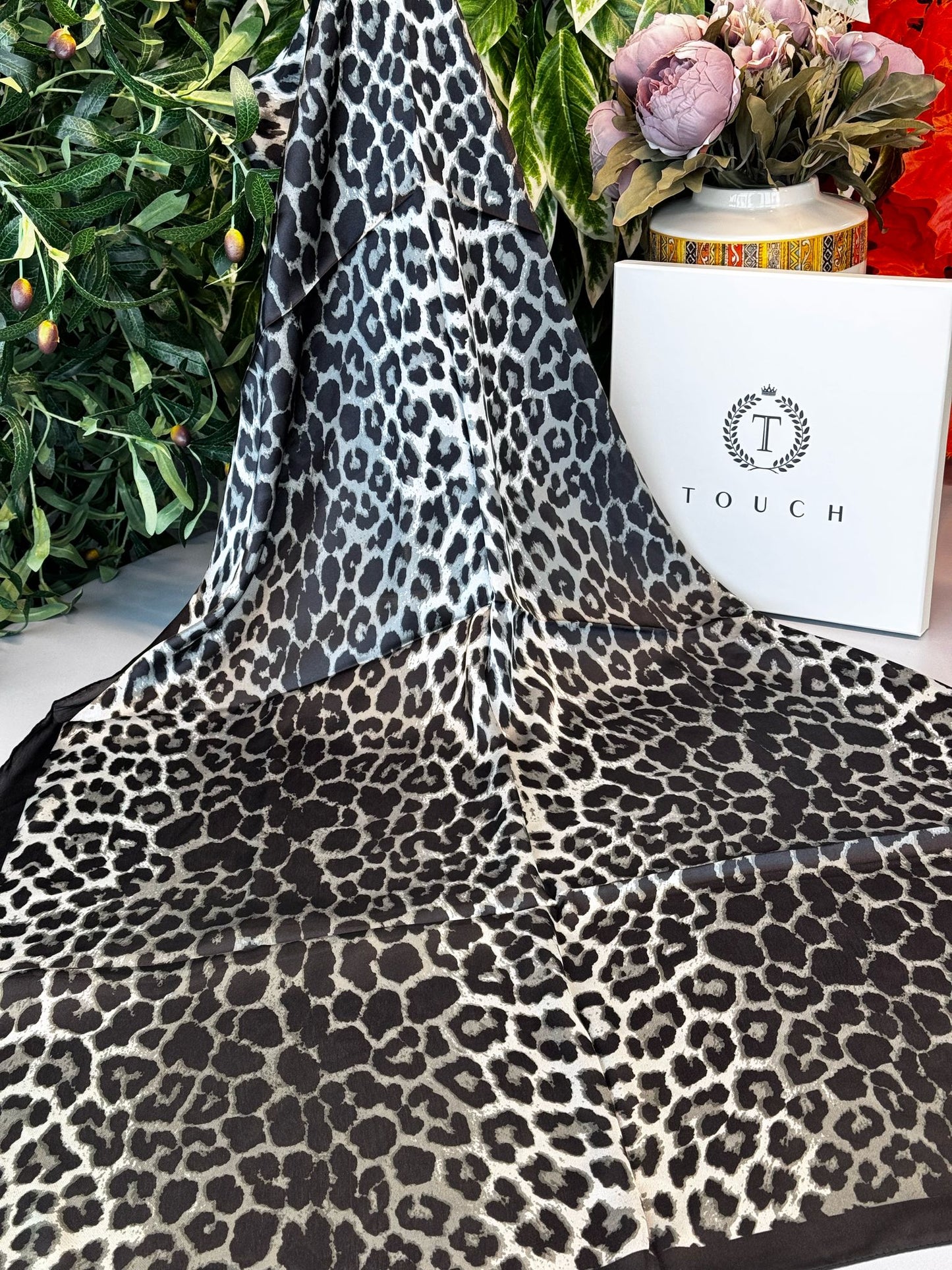 Touch İthal Leopar Vual İpek Şal - 889980 - Gri-Siyah