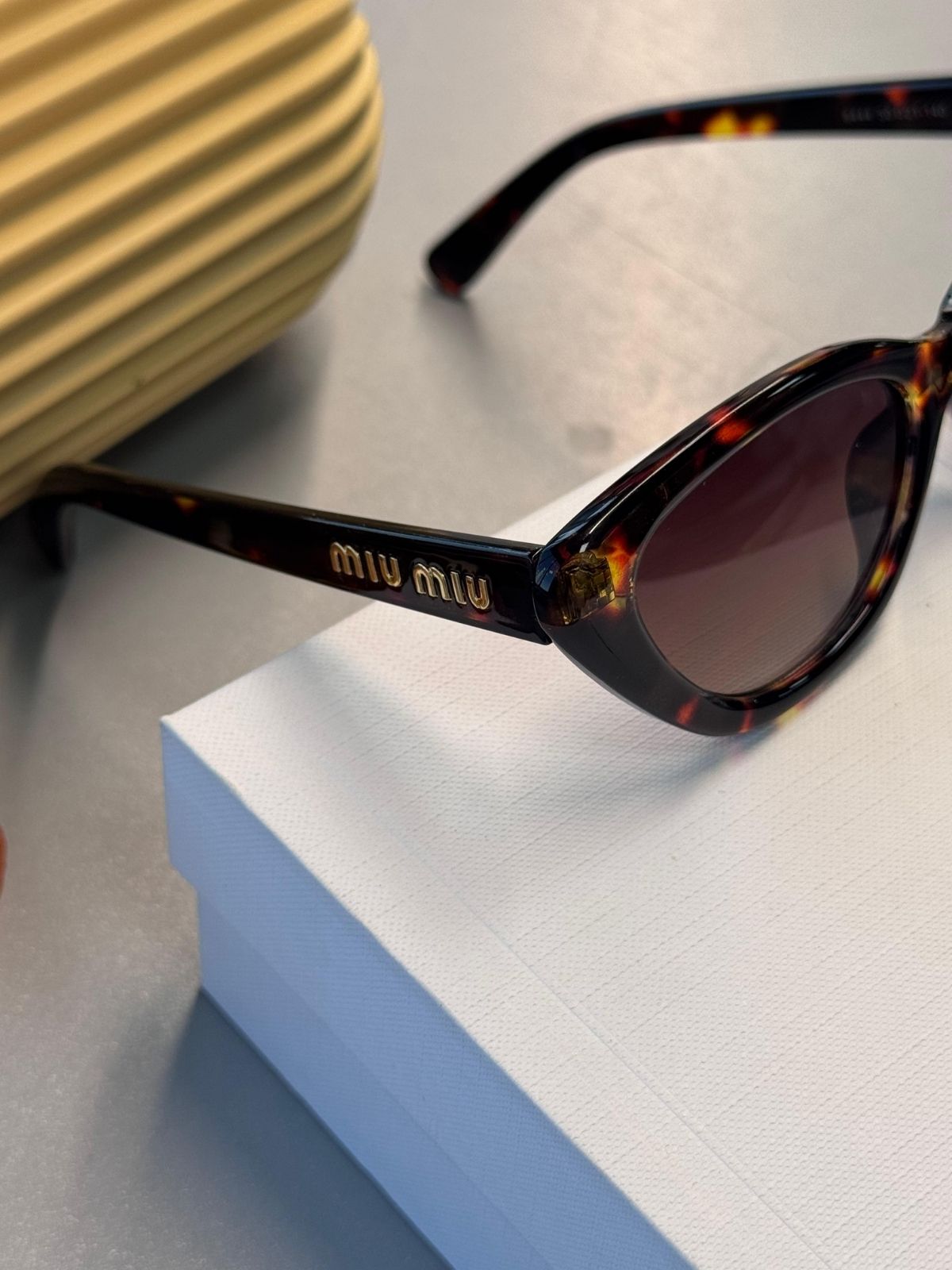 Miu Miu Cat-Eye Güneş Gözlüğü - Kaplumbağa Kabuğu