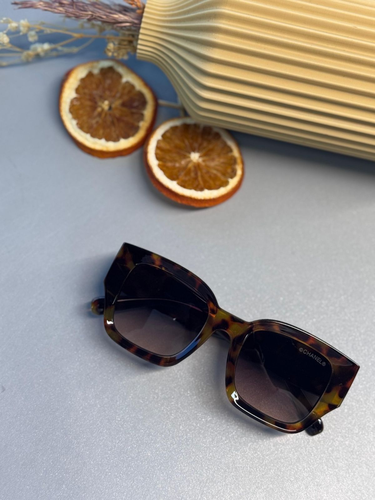 Chanel CC Kristalli Tortoise Güneş Gözlüğü- Kaplumbağa kabuğu kahve degrade