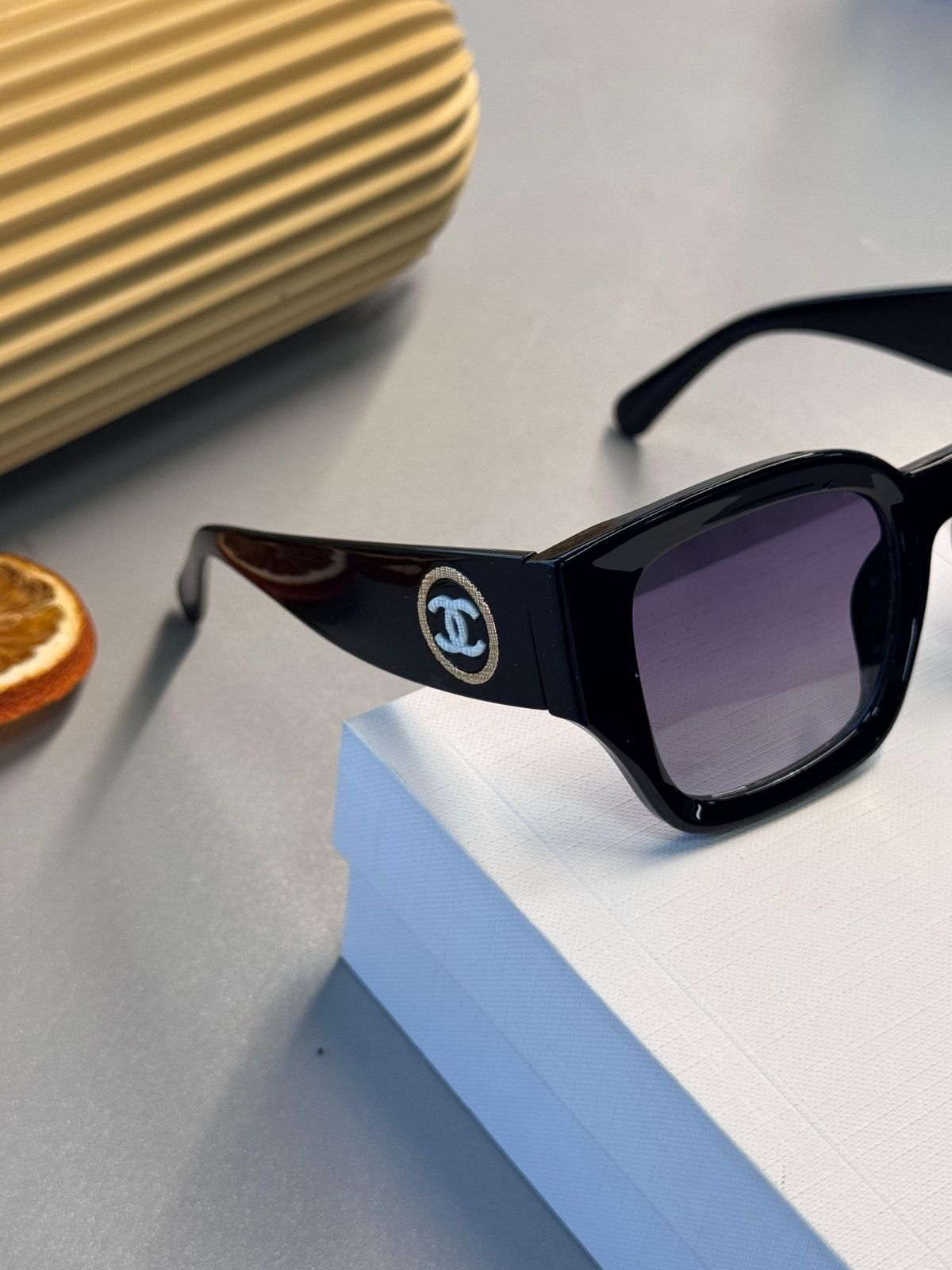 Chanel CC Kristalli Tortoise Güneş Gözlüğü- Siyah Degrade