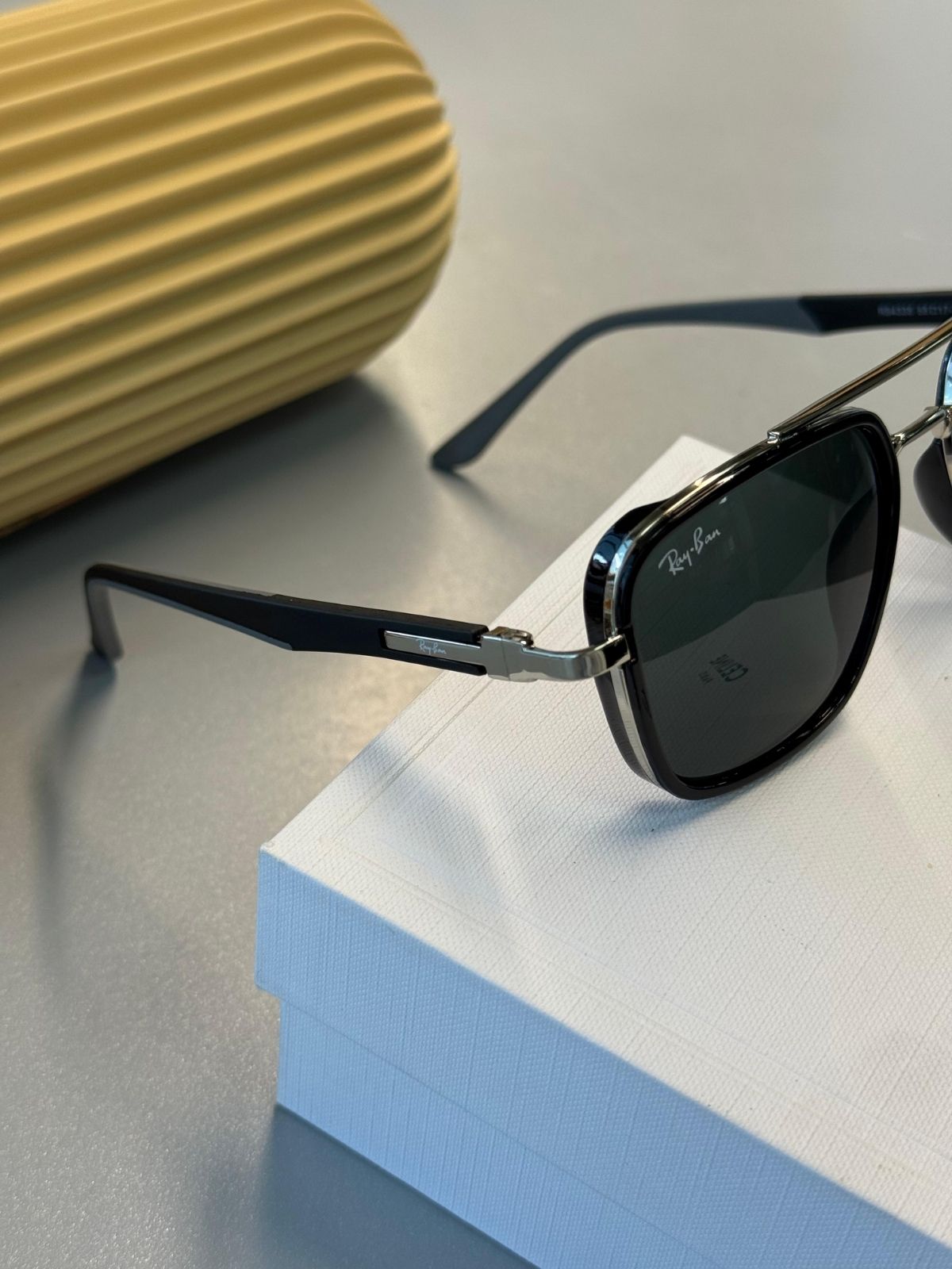 Ray-Ban Retro Square - Gümüş Krom - Koyu Yeşil Güneş Gözlüğü