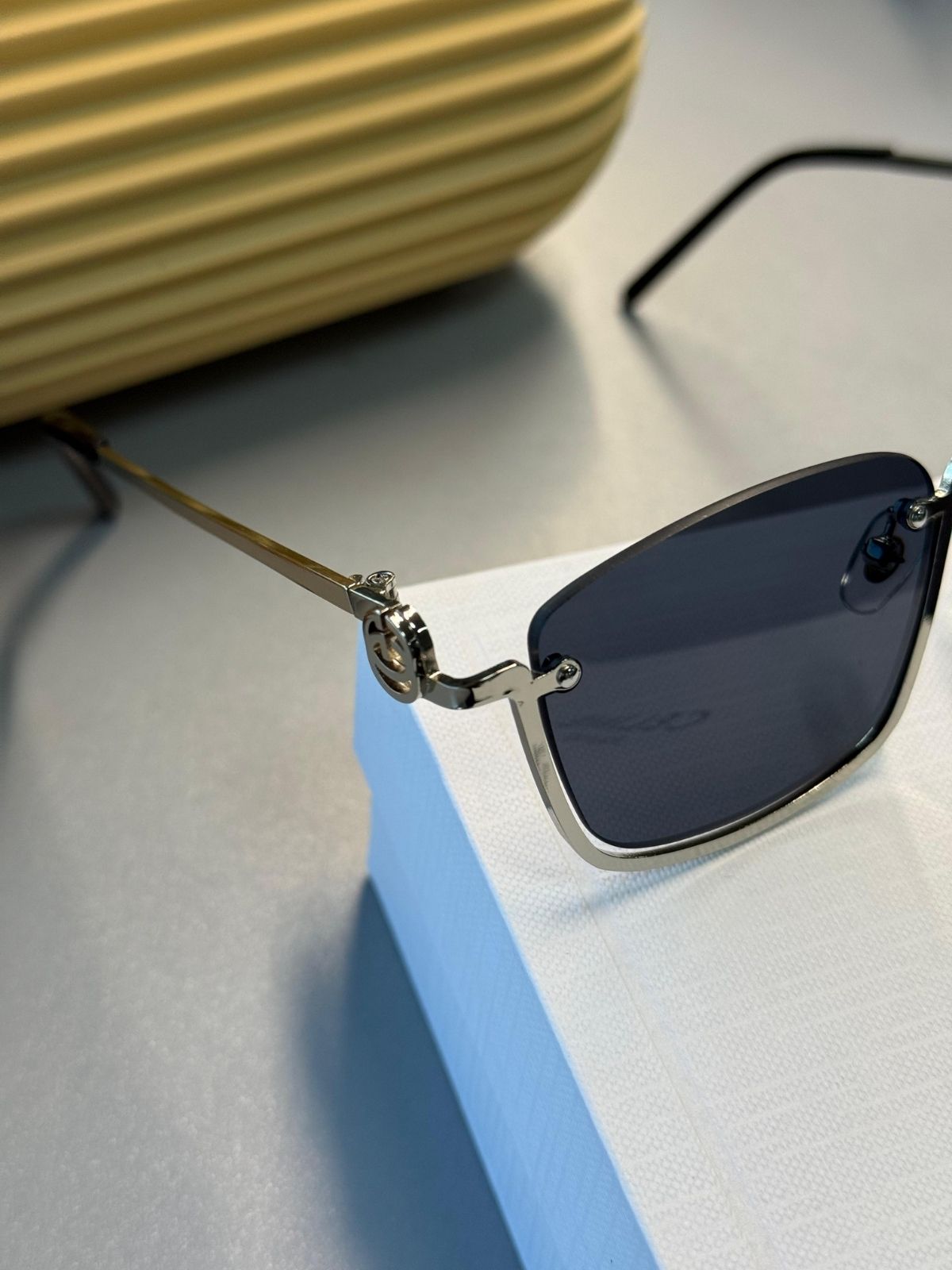 Gucci Metal Çerçeve Kare Gümüş Kadın Güneş Gözlüğü - Siyah