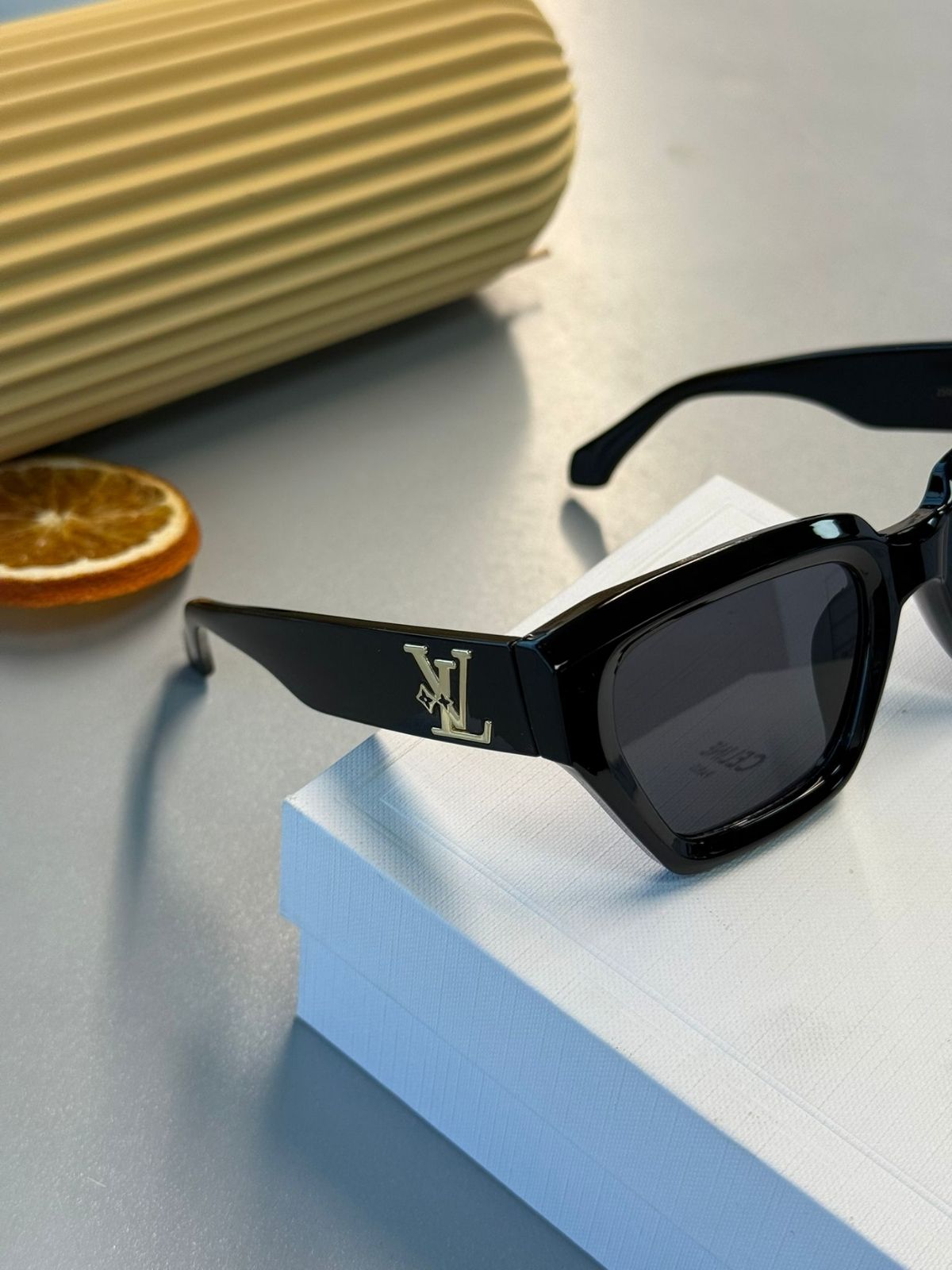 Louis Vuitton Clash Kare Güneş Gözlüğü - Siyah