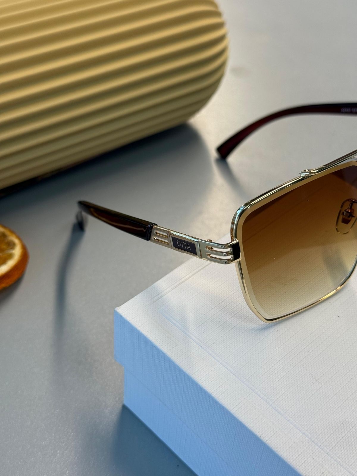 DITA Grand-Emperik Güneş Gözlüğü – Brushed White Gold / Cappuccino