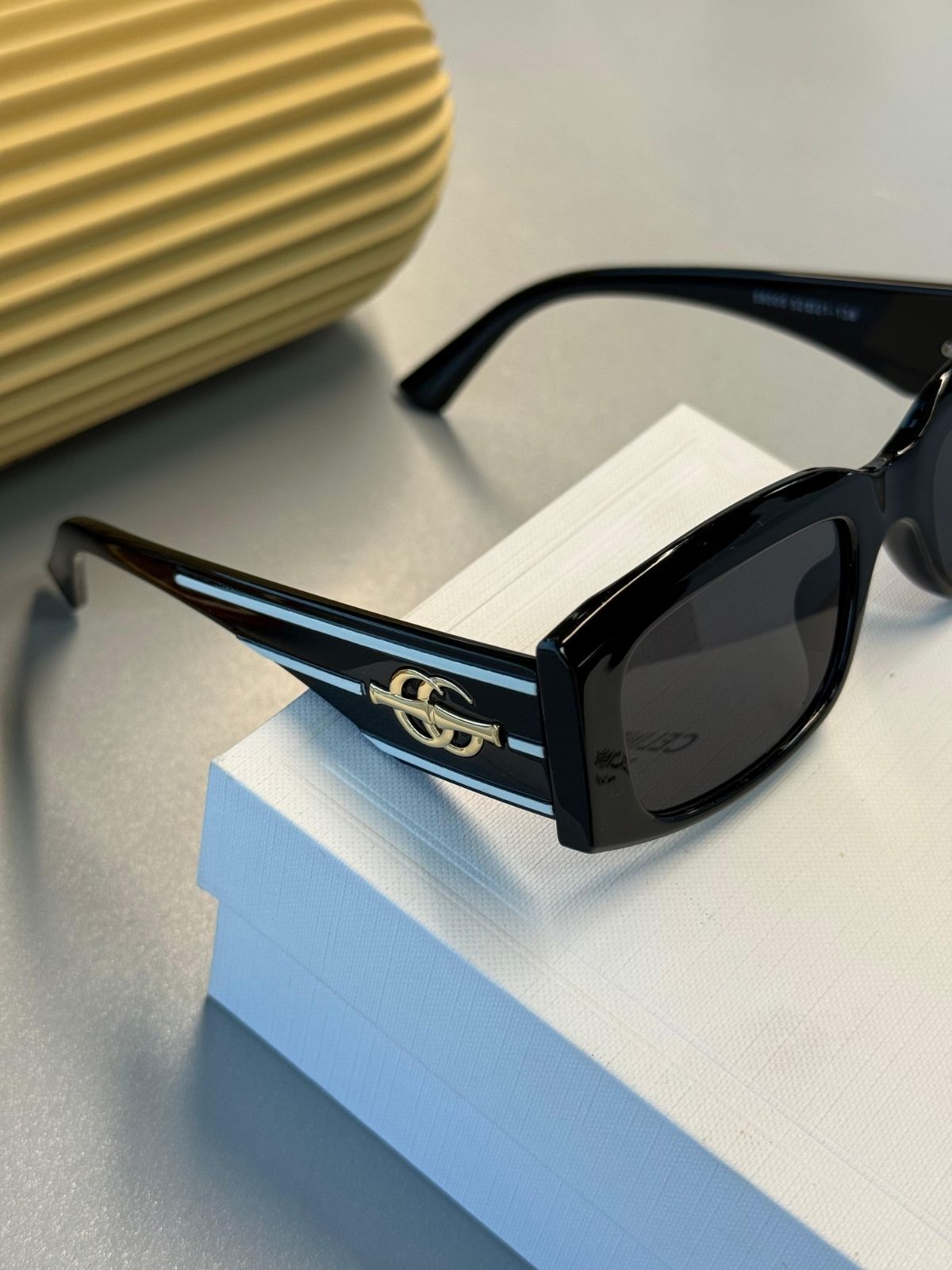 Gucci Unisex Dikdörtgen Asetat Güneş Gözlüğü- Siyah