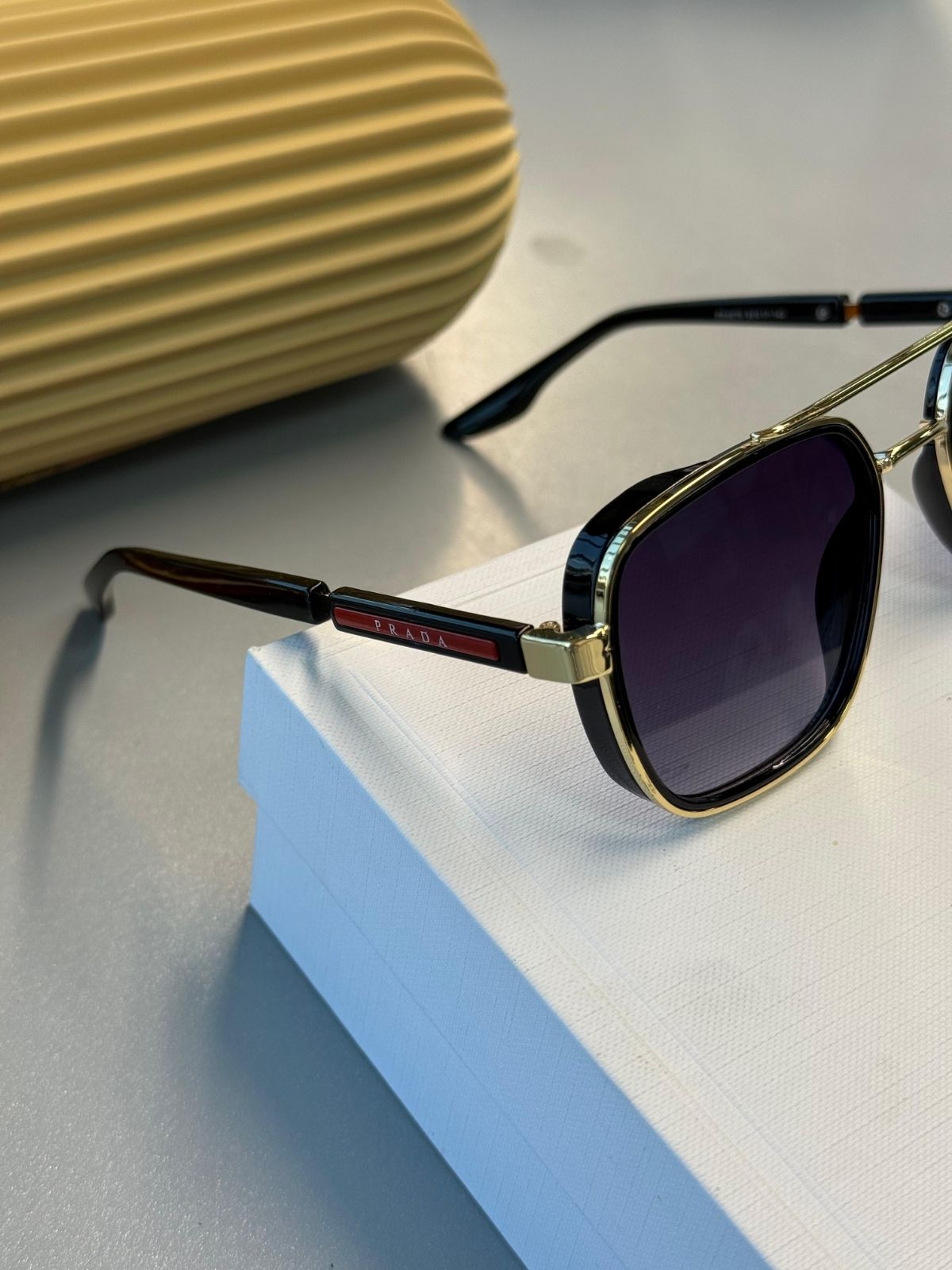 Prada PR 16VS Dikdörtgen Güneş Gözlüğü- Siyah Gold