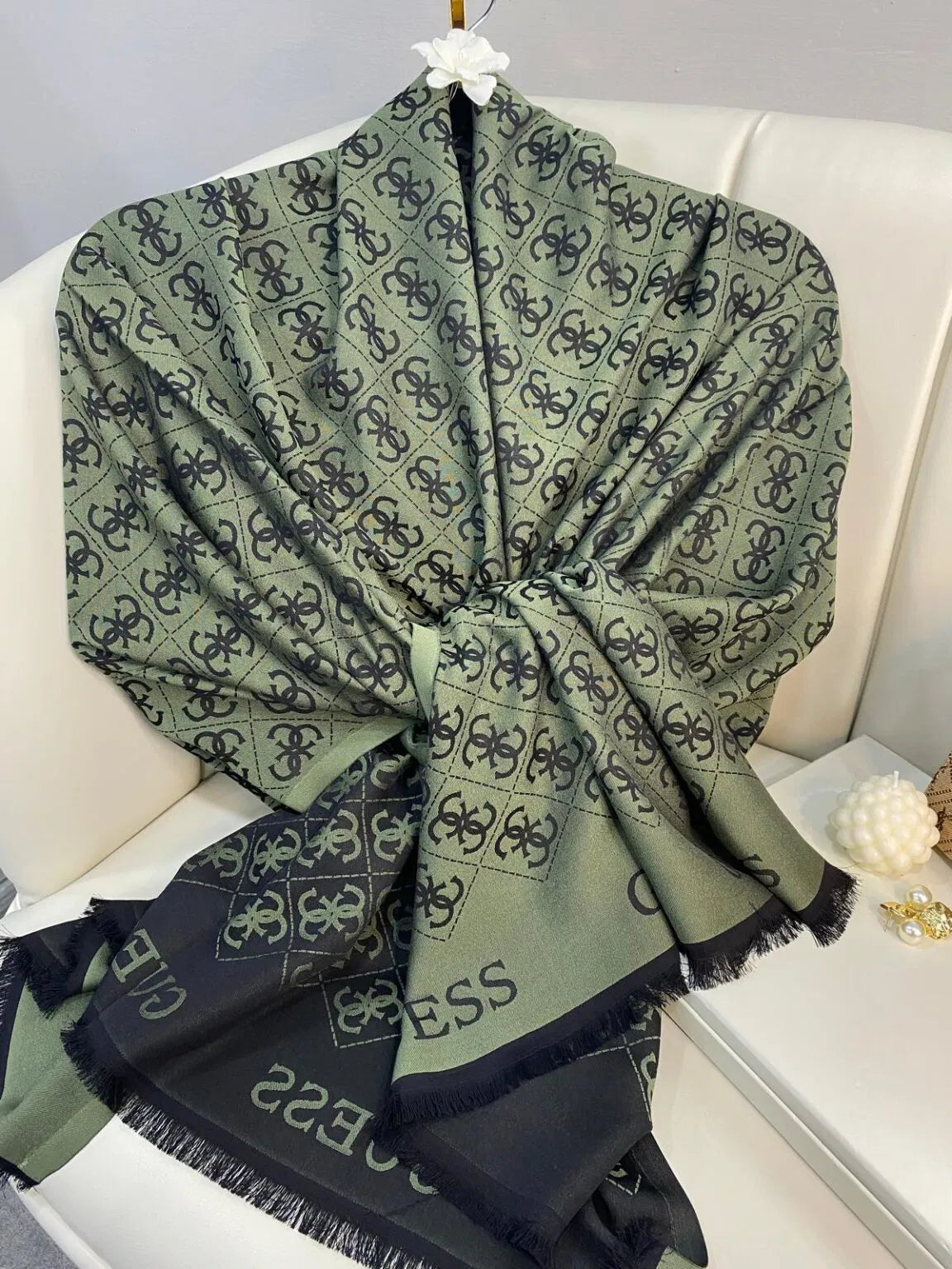 Guess Desenli İpek Kaşmir Çift Taraflı Şal - Haki-Siyah