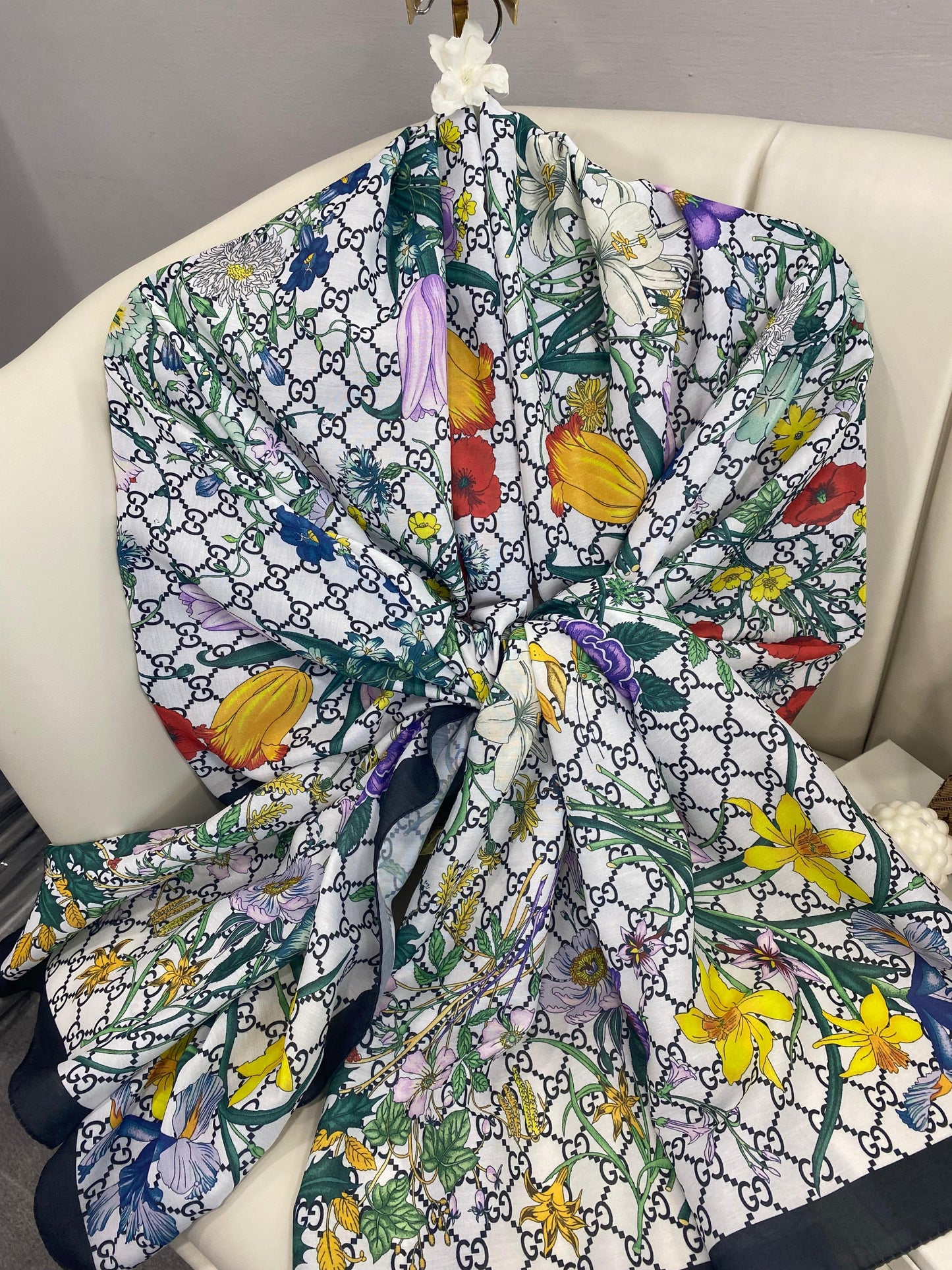 Gucci Çiçek Desen Pamuk Soft Şal 65355 - Beyaz