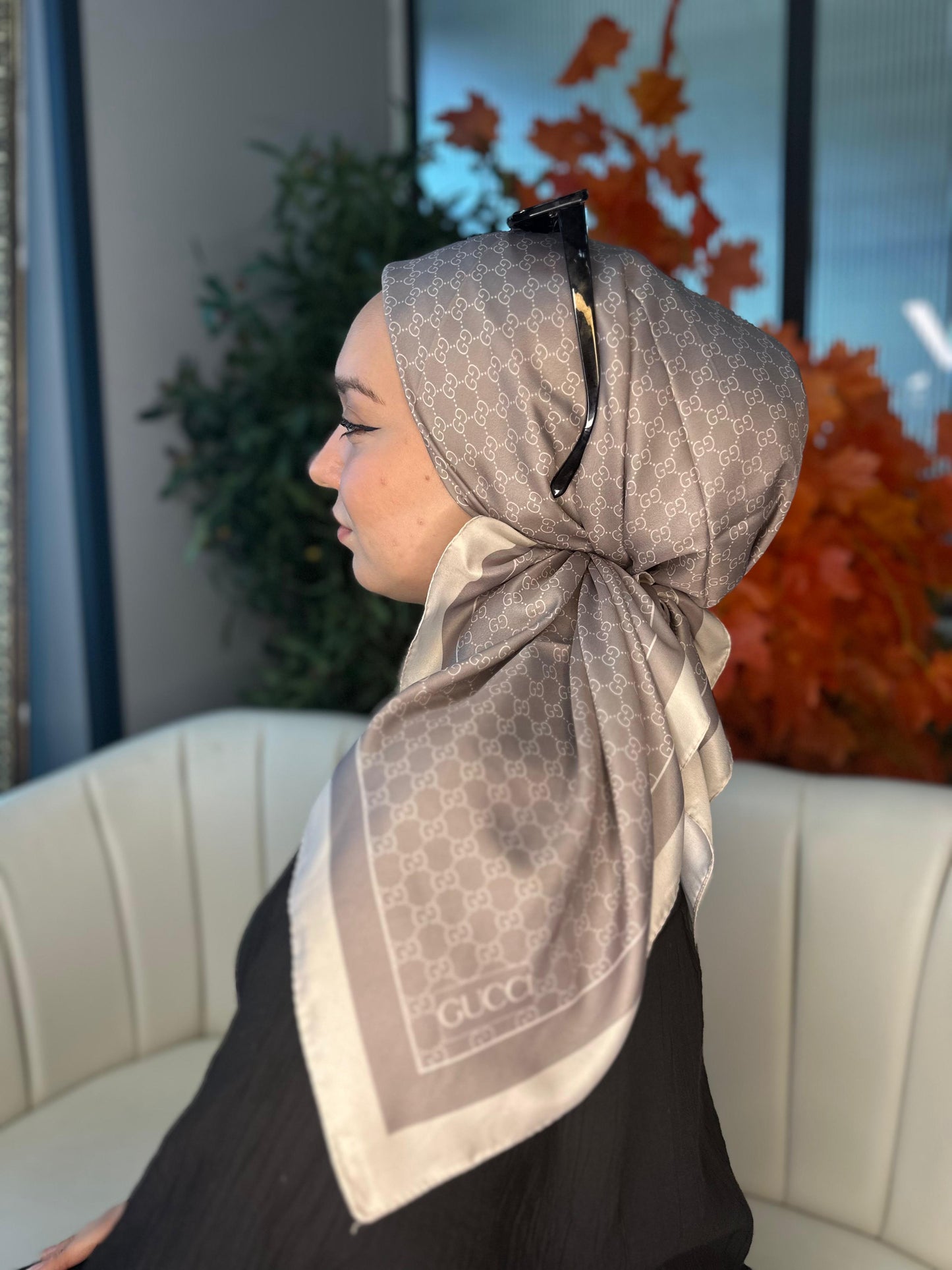 Gucci Desen Vual İpek Eşarp-6204527-Sütlü kahve