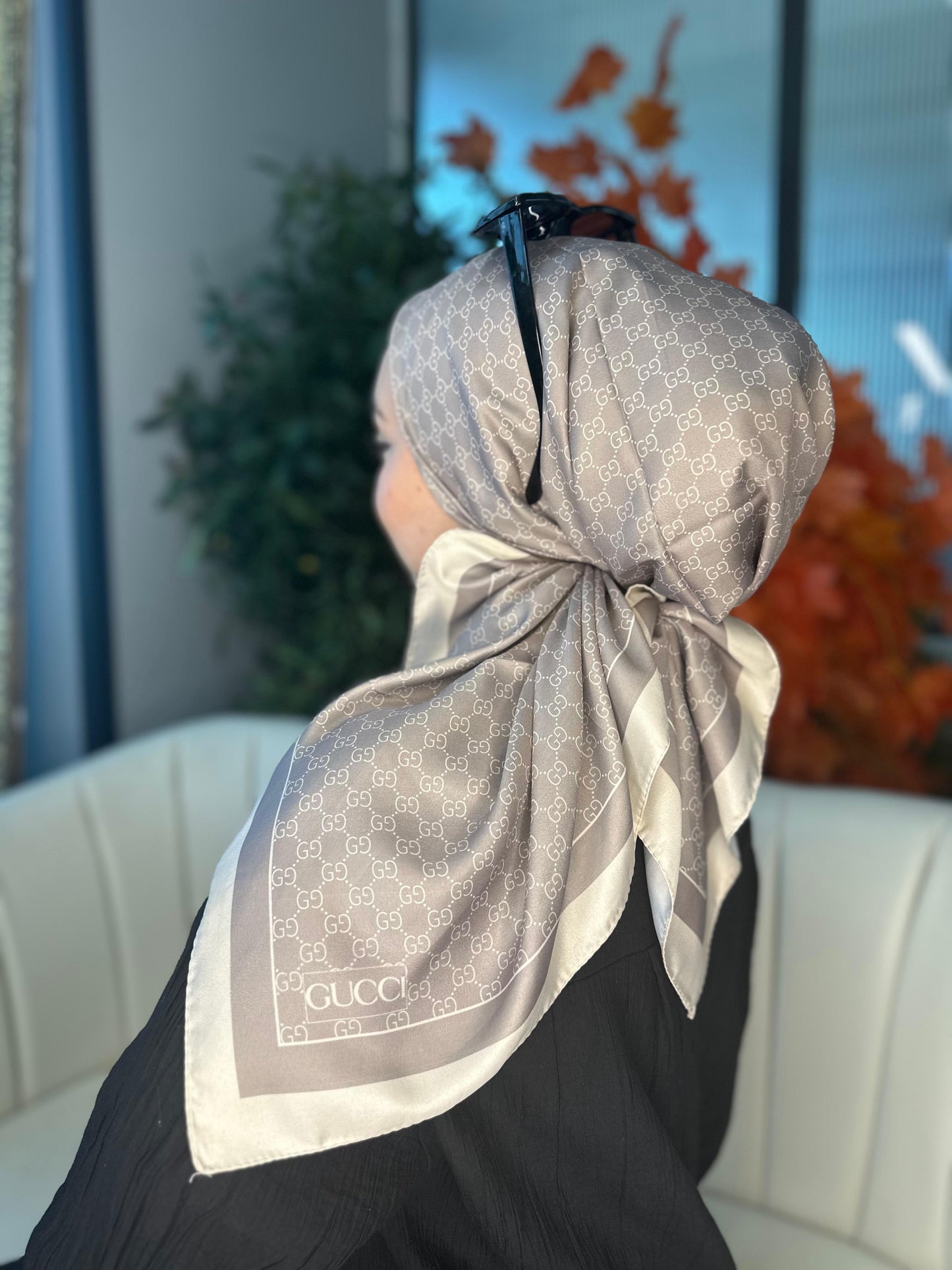Gucci Desen Vual İpek Eşarp-6204527-Sütlü kahve