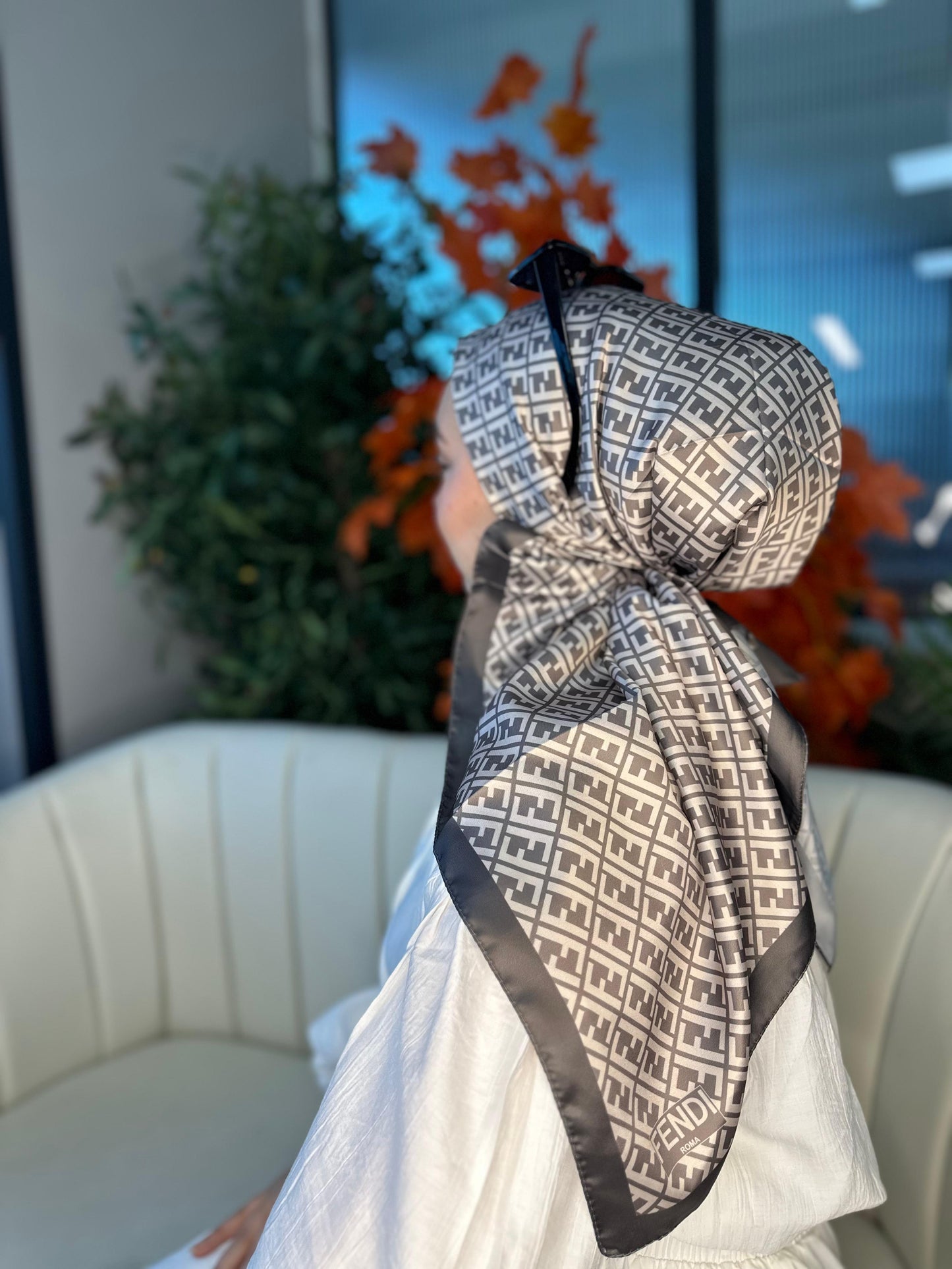 Fendi Desen Vual İpek Eşarp-6204527-Sütlü kahve