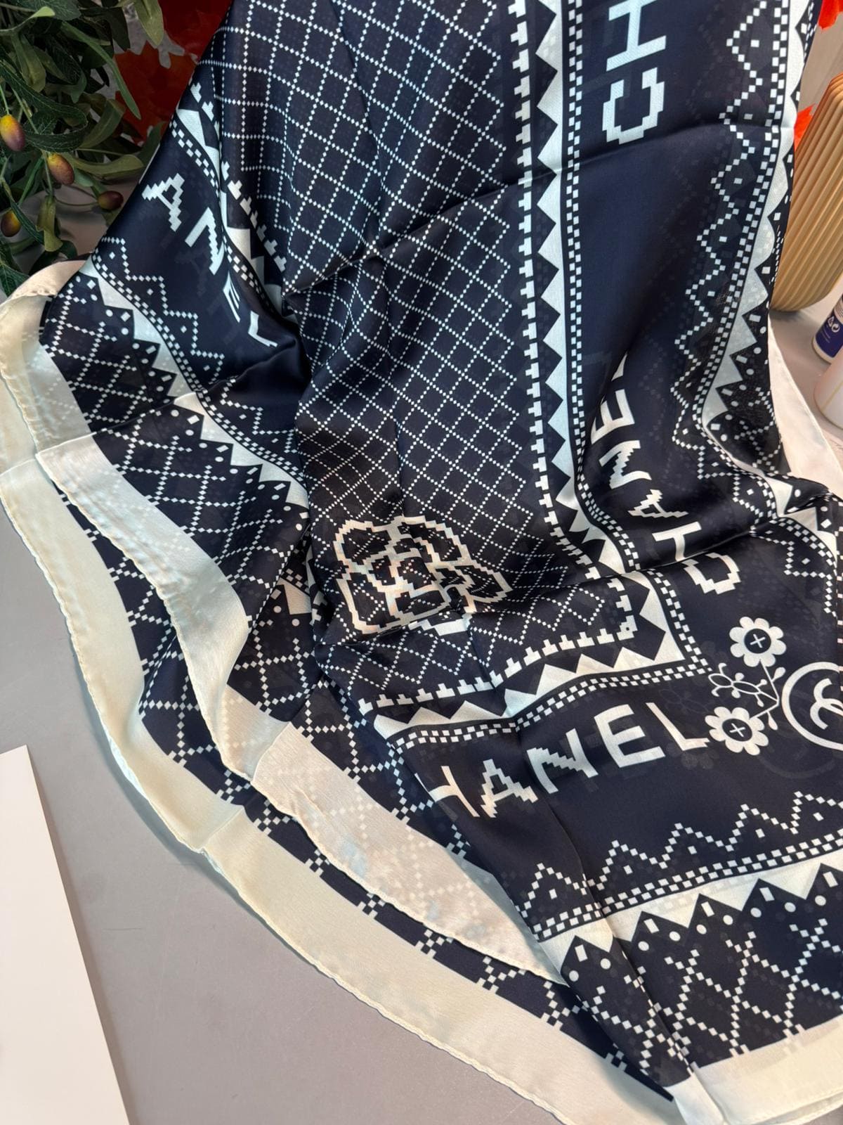 Chanel Tam Set Kutulu İthal Vual İpek Şal - Lacivert