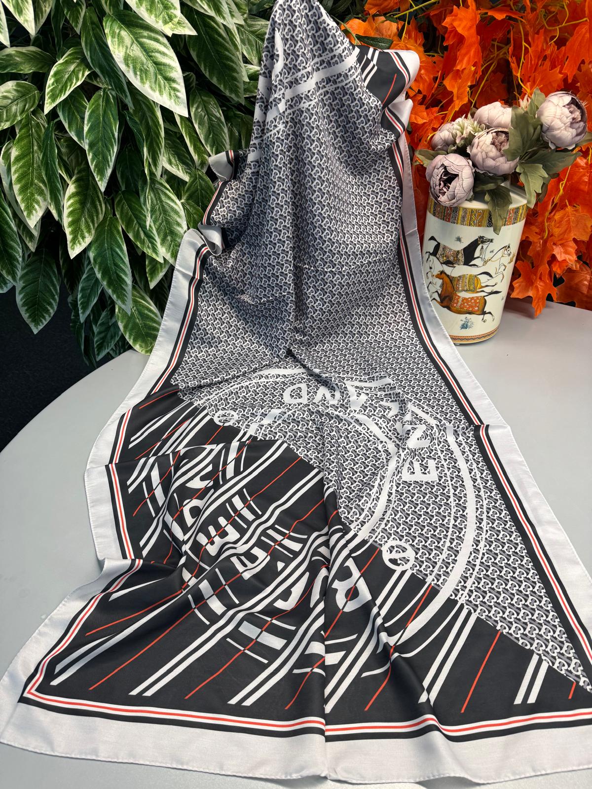 Burberry Monogram Pamuk Soft Şal 64303 - Beyaz