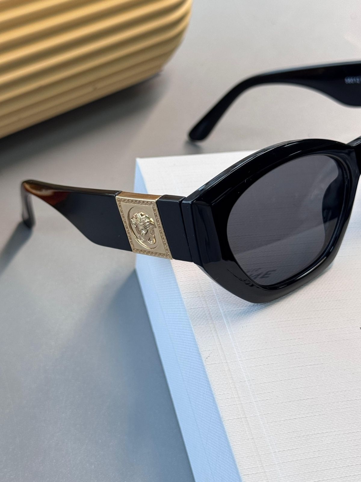 Versace Gold Detay Güneş Gözlüğü - Siyah