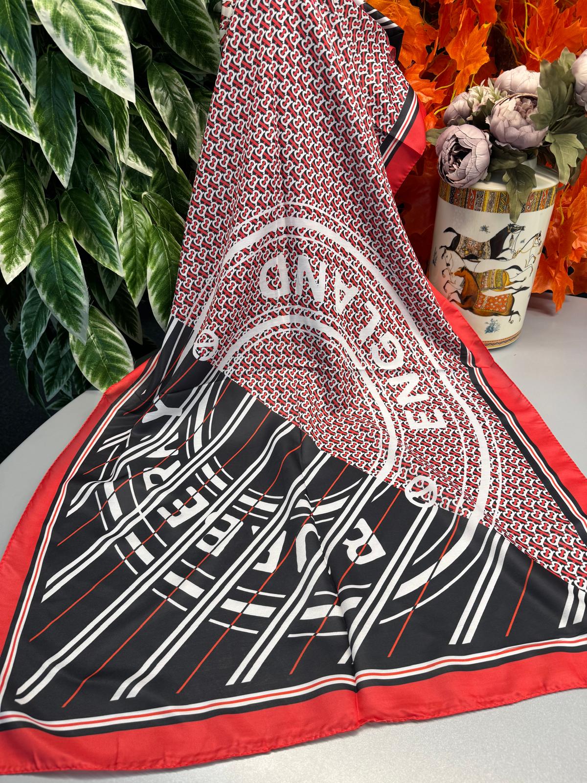 Burberry Monogram Pamuk Soft Şal 64303 - Siyah-Kırmızı