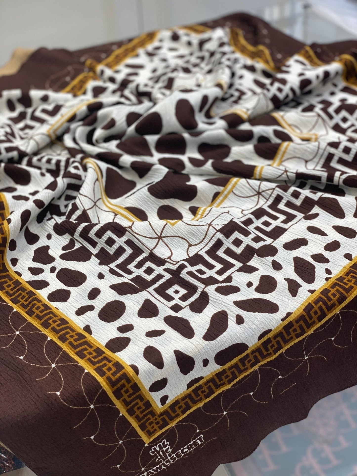 Dalmaçya Etnik Desenli Mio Cazz Eşarp - Kahverengi