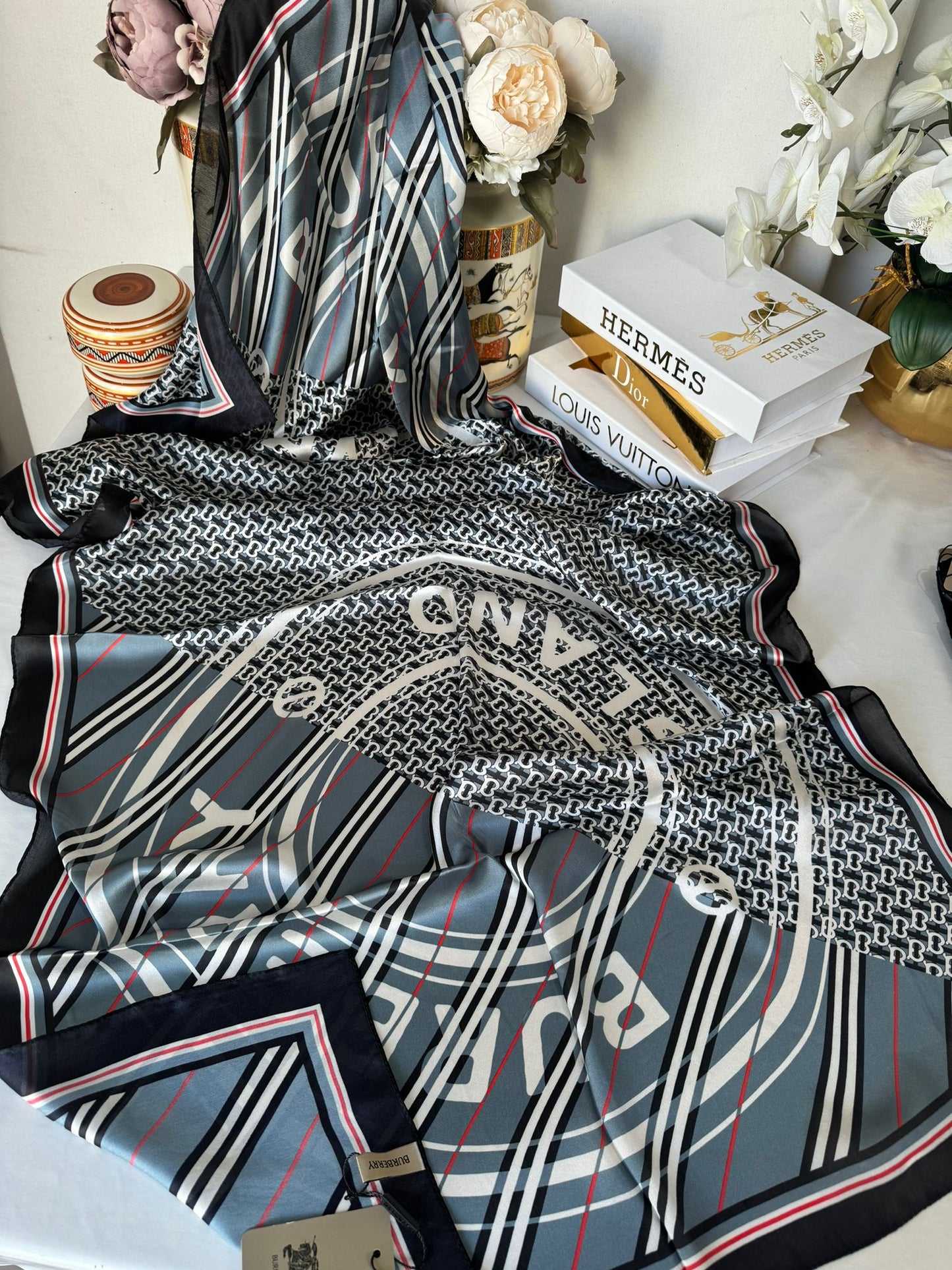 Burberry Çift Taraflı İthal Vual İpel Şal 78631 - Füme Siyah