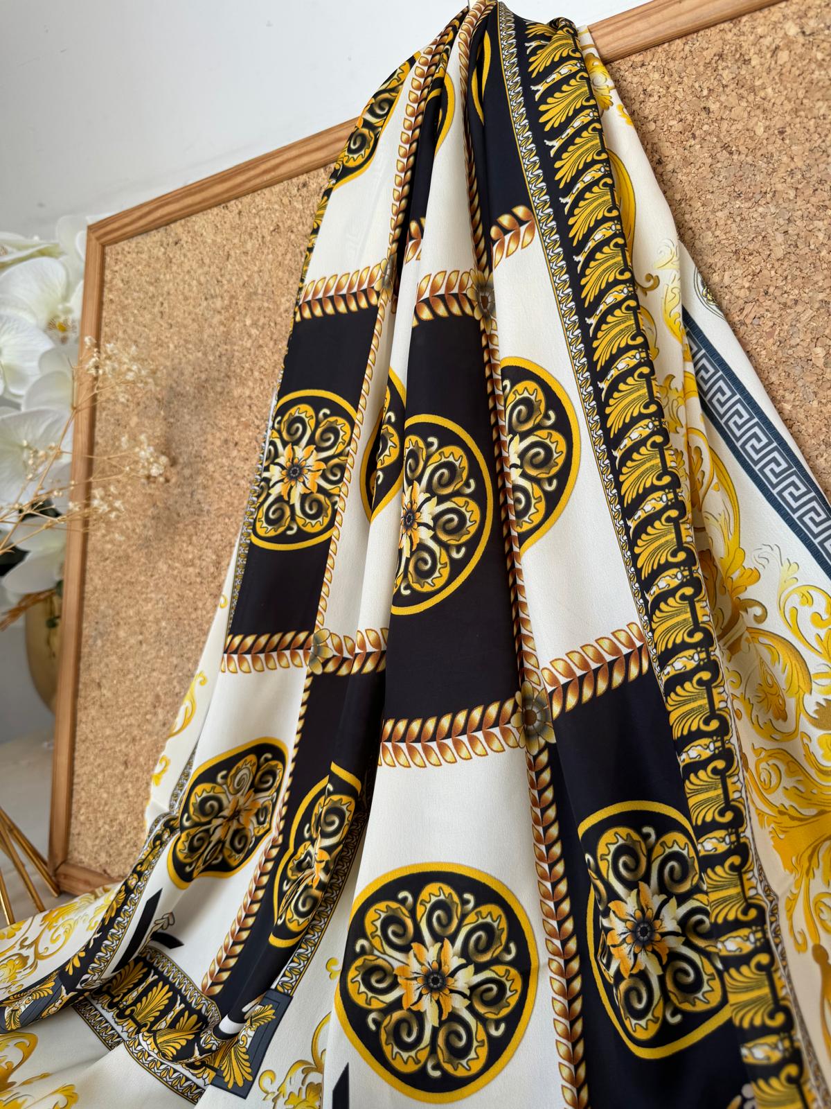 Versace Vual İpek Şal 614412 - Krem