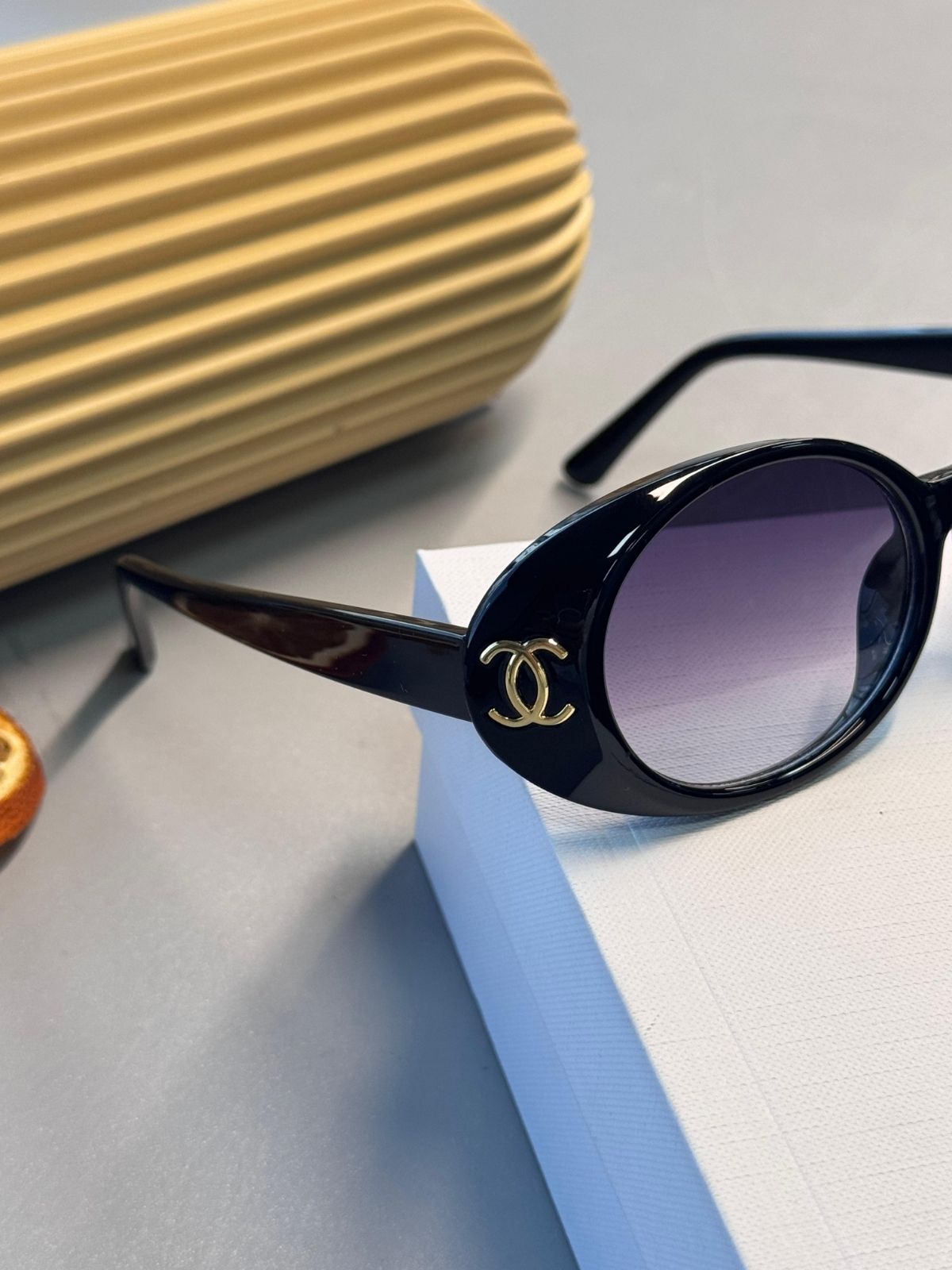 Chanel 5808 Oval Logo Güneş Gözlüğü-  Mor degrade cam
