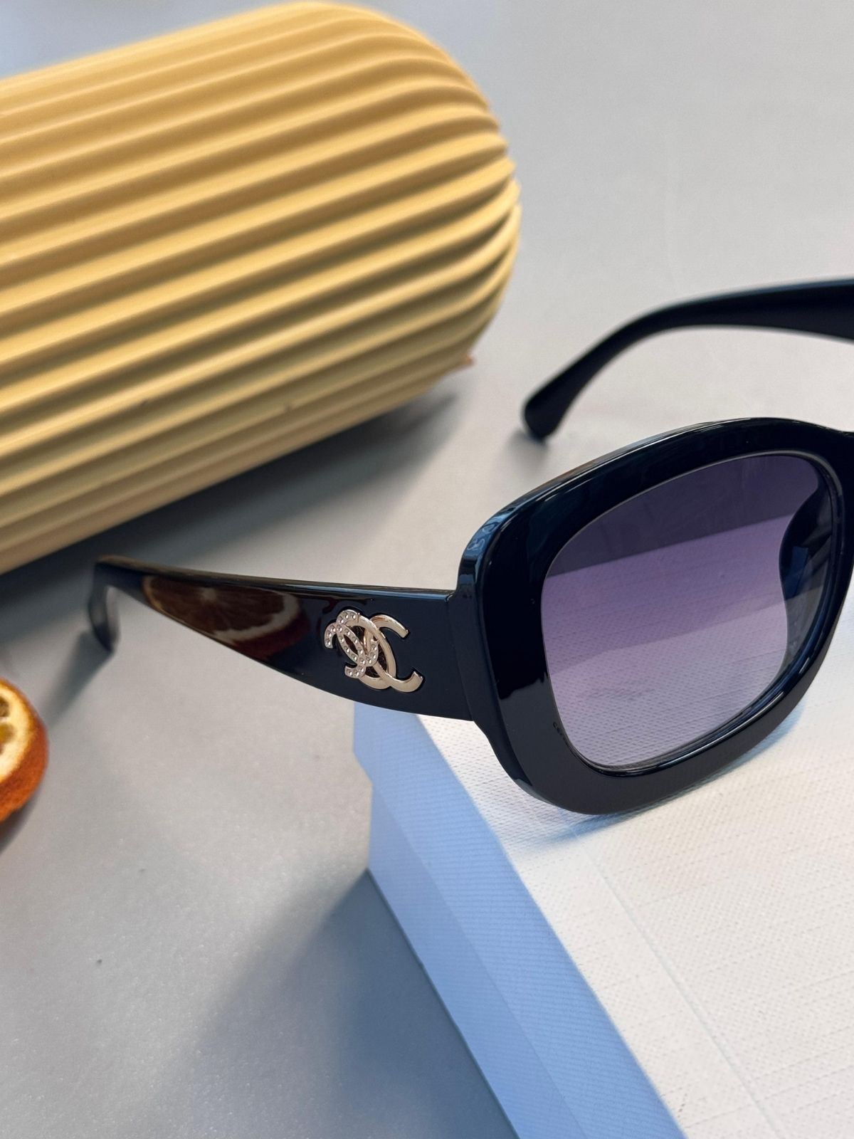 Chanel CC Logo Güneş Gözlüğü- Siyah degrade