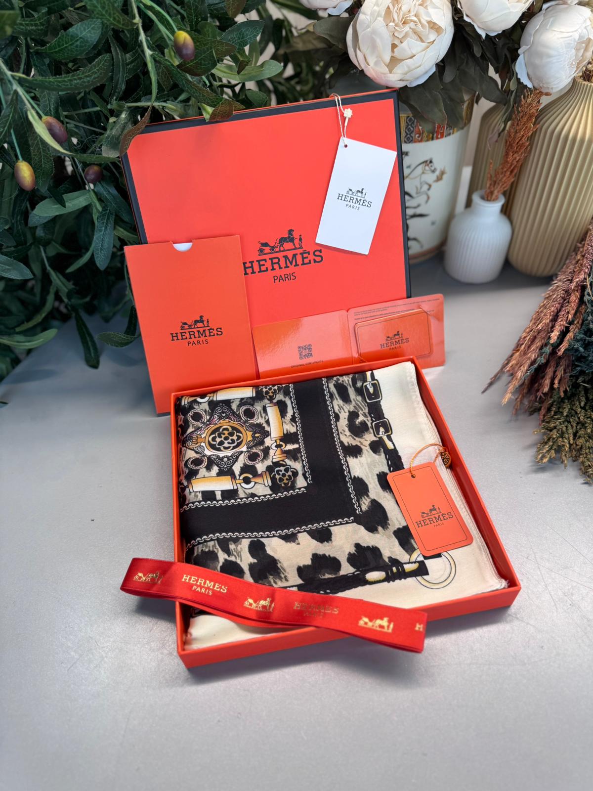 Hermes Tam Set Kutulu İthal Vual İpek Şal - Latte