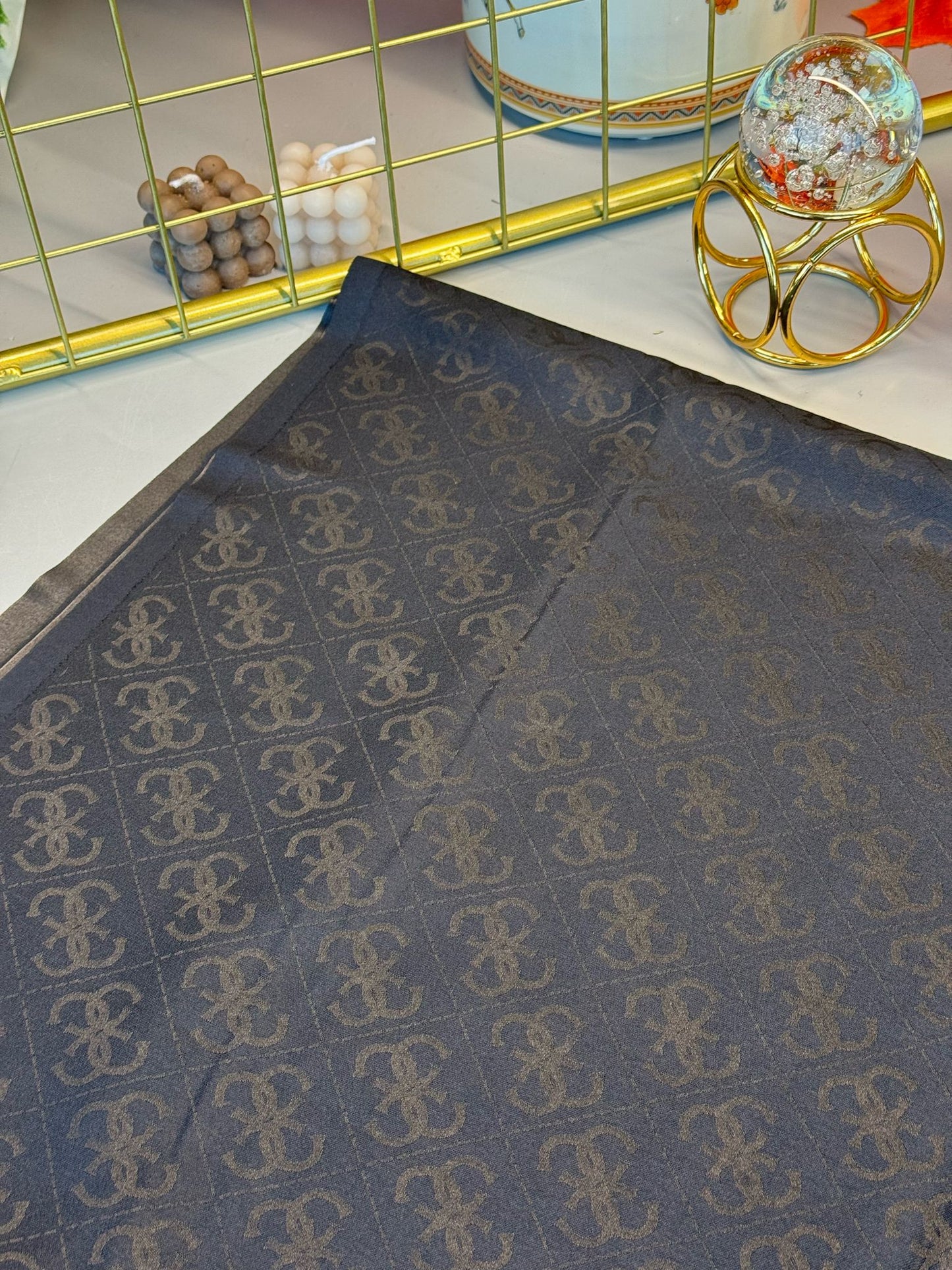 Guess Desenli İpek Kaşmir Çift Taraflı Şal - Siyah