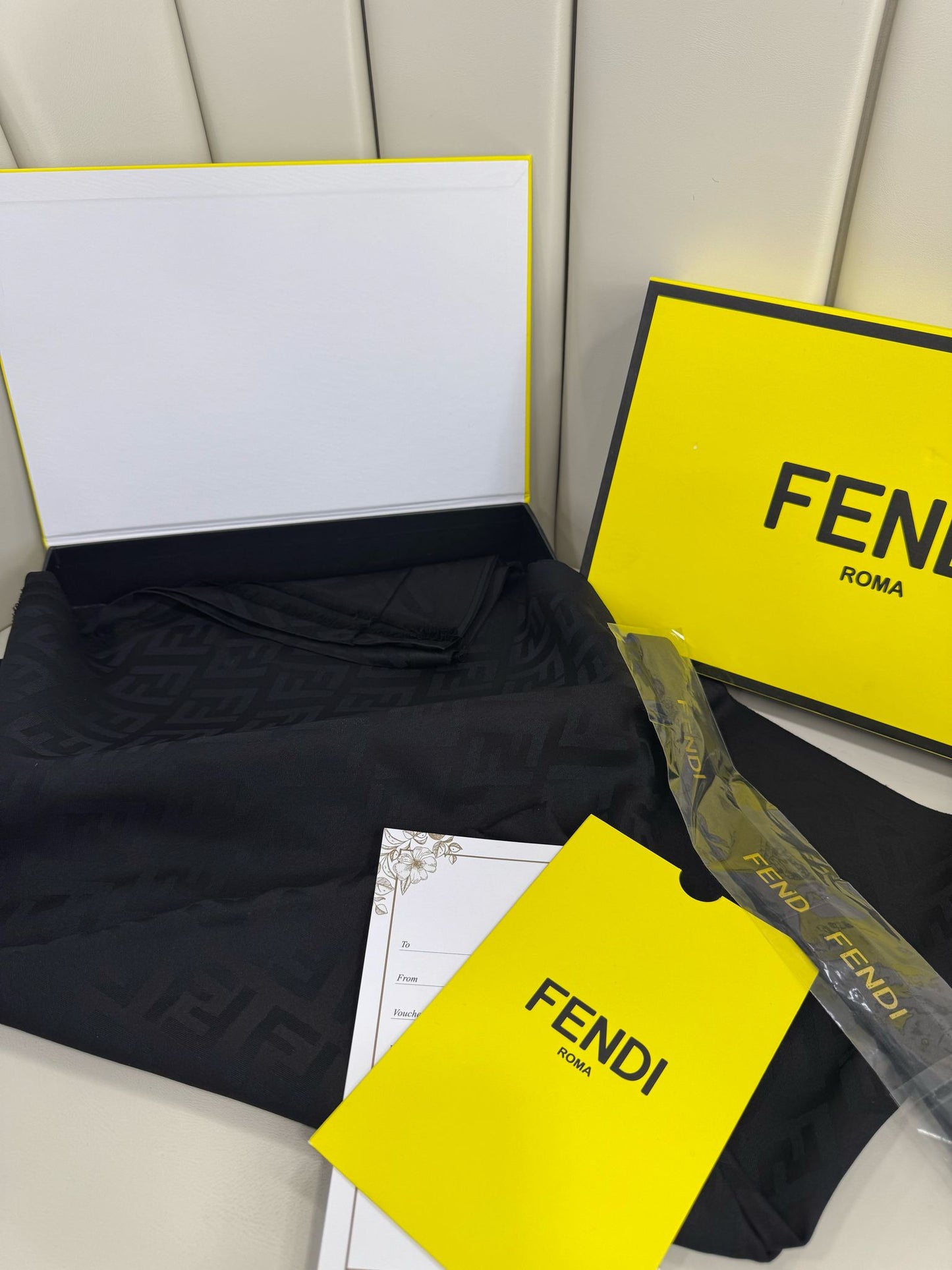 Fendi Tam Set Kutulu İthal Kaşmir İpek Şal - Siyah