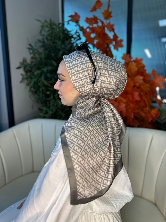 Fendi Desen Vual  İpek Eşarp-6204527-Sütlü kahve