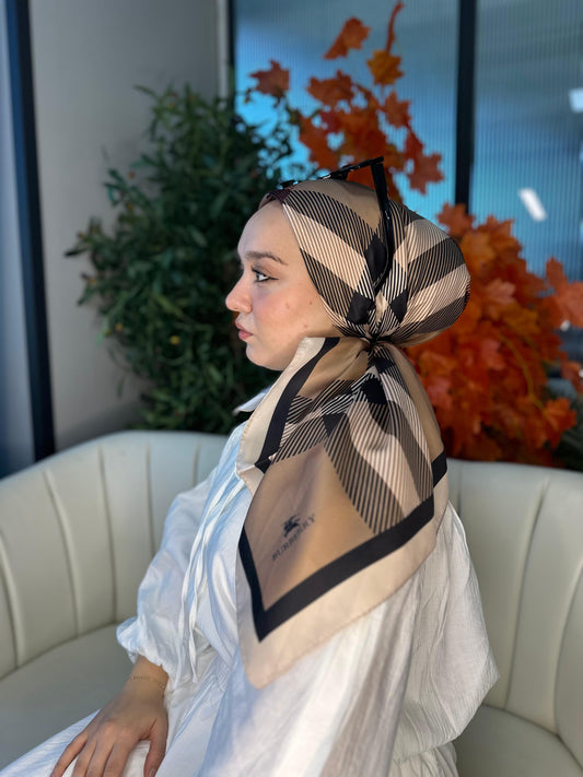 Burberry Kare   Desen Vual  İpek Eşarp-8682626-Acıkahve