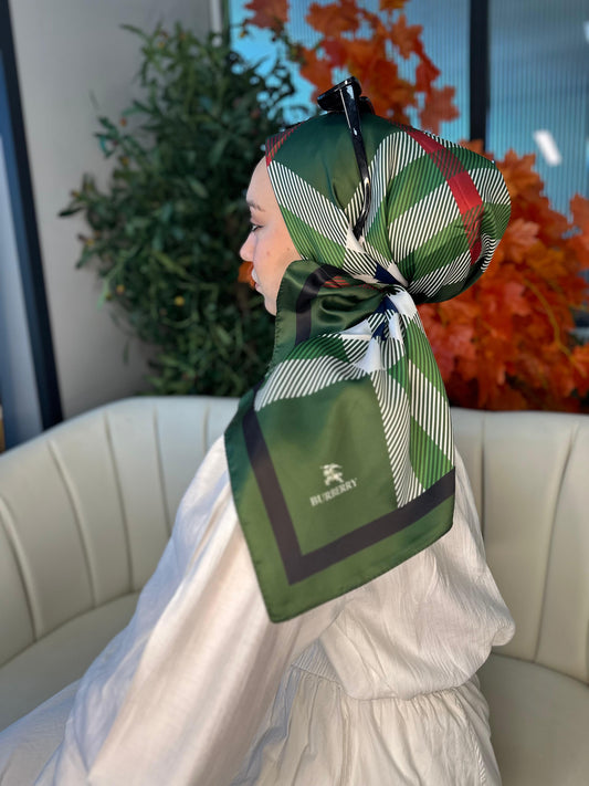 Burberry Kare   Desen Vual  İpek Eşarp-8682626-Koyu yeşil