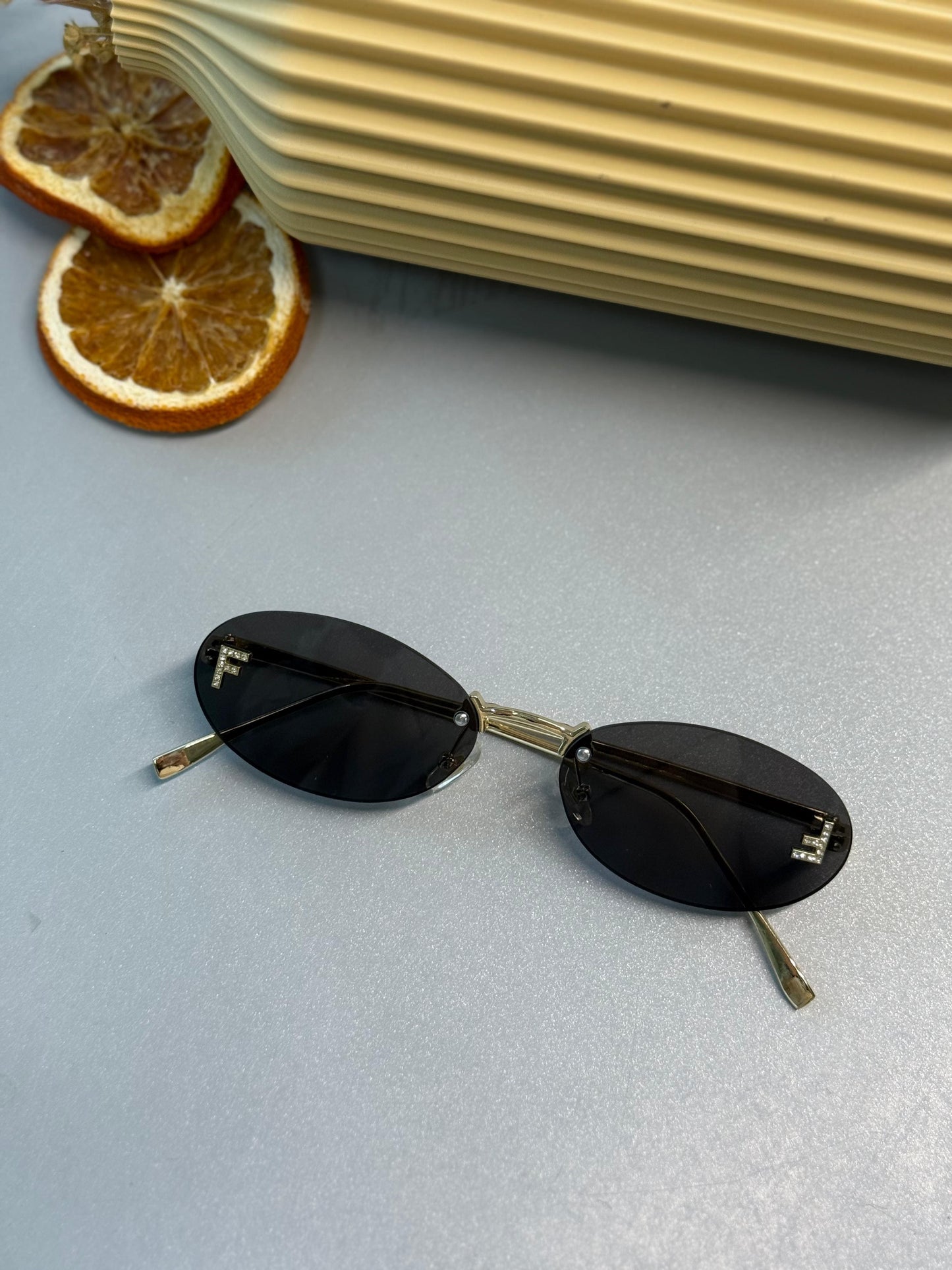 Fendi Kristal Oval Güneş Gözlüğü - Siyah  Gradyan