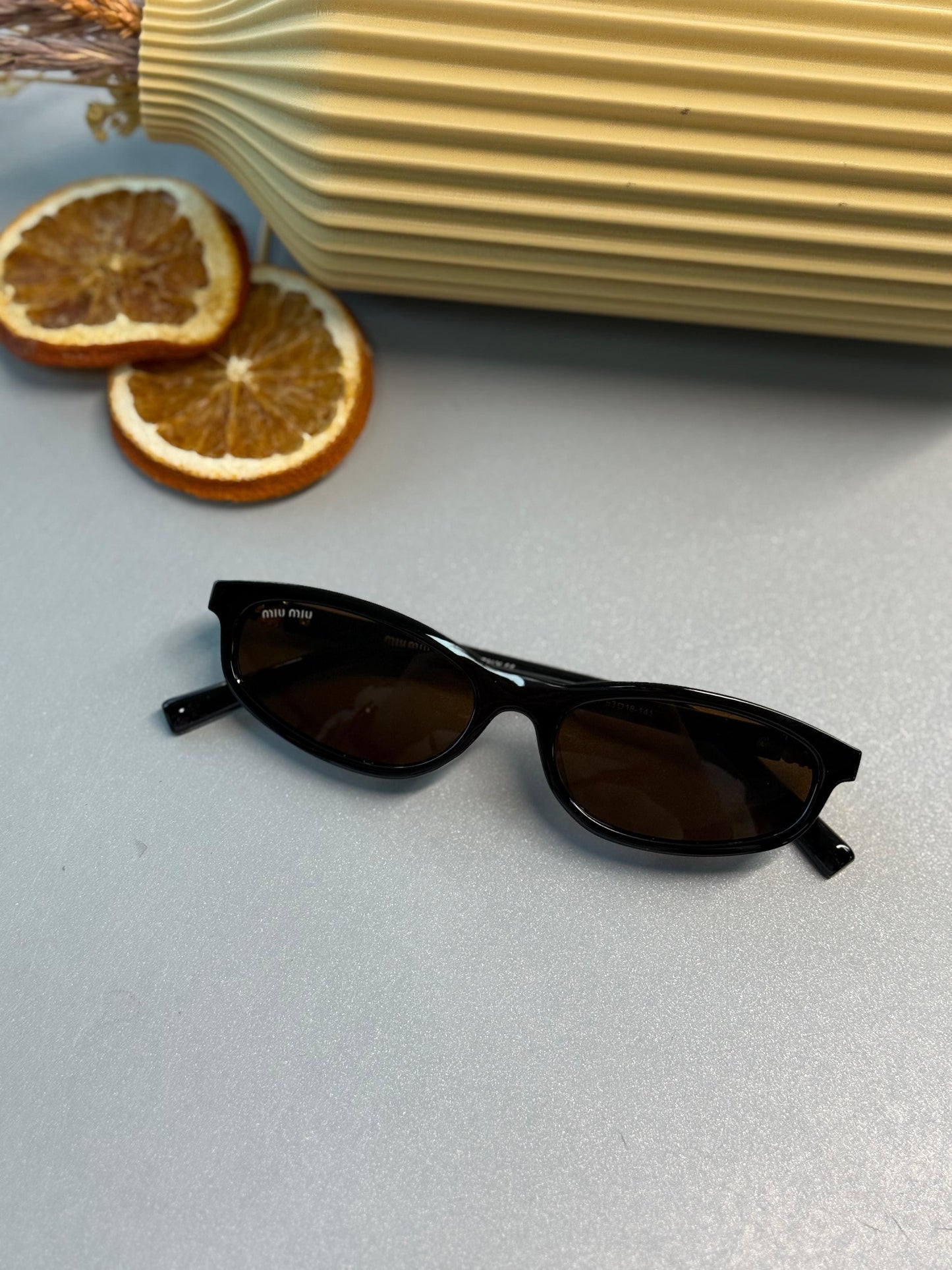 Miu Miu Tortoise Oval Güneş Gözlüğü - Kahverengi