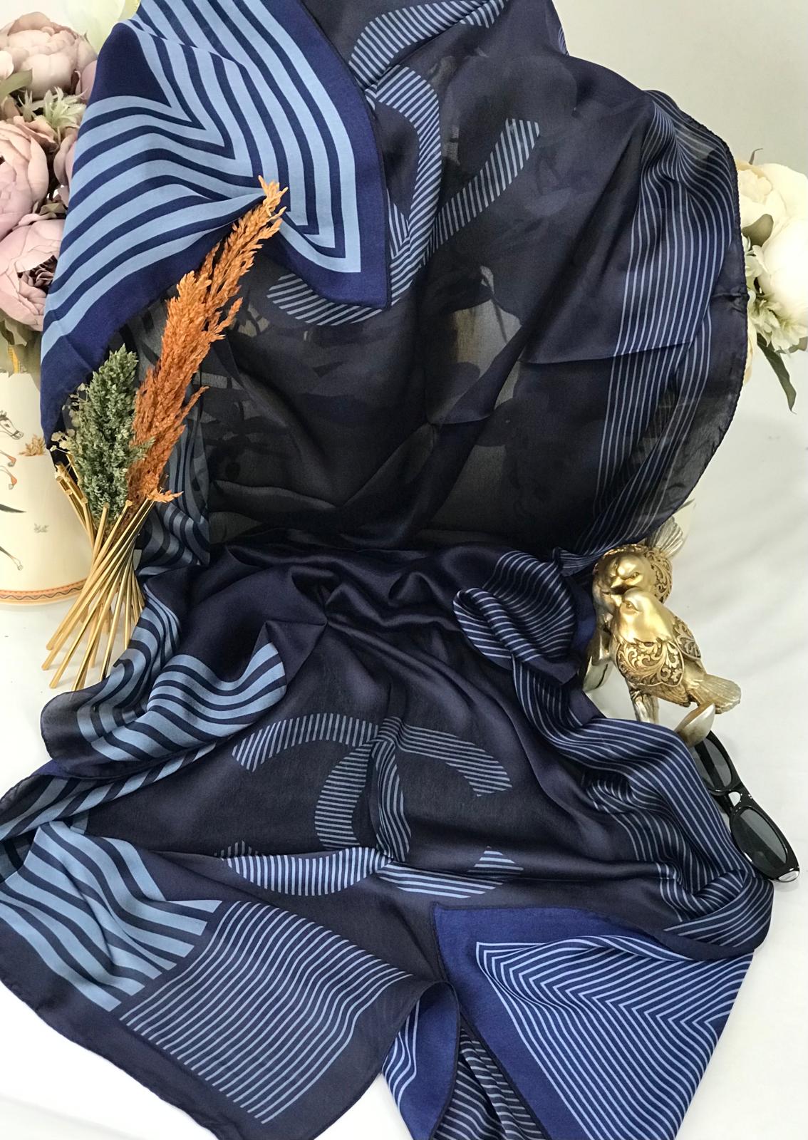 Chanel Çift Taraflı Vual İpek Şal -Siyaha Lacivert – Oxygen Scarfs