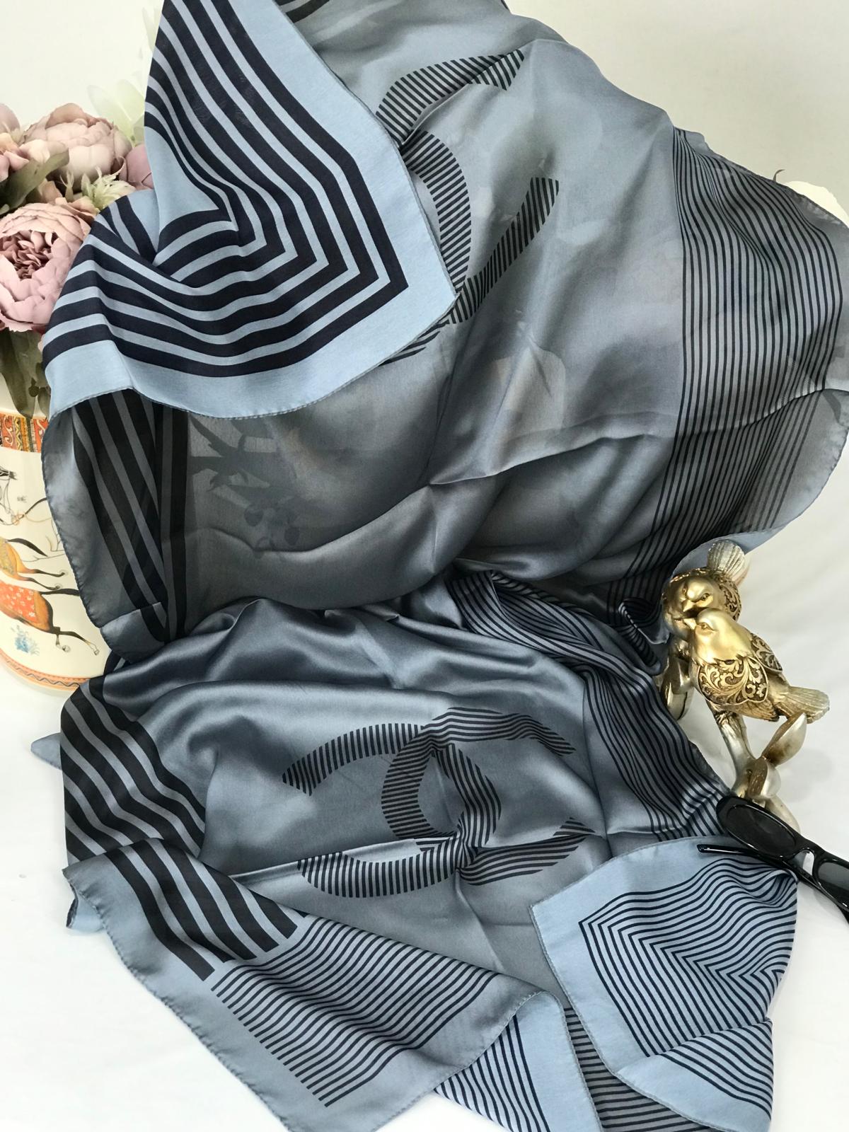 Chanel Çift Taraflı Vual İpek Şal -füme – Oxygen Scarfs